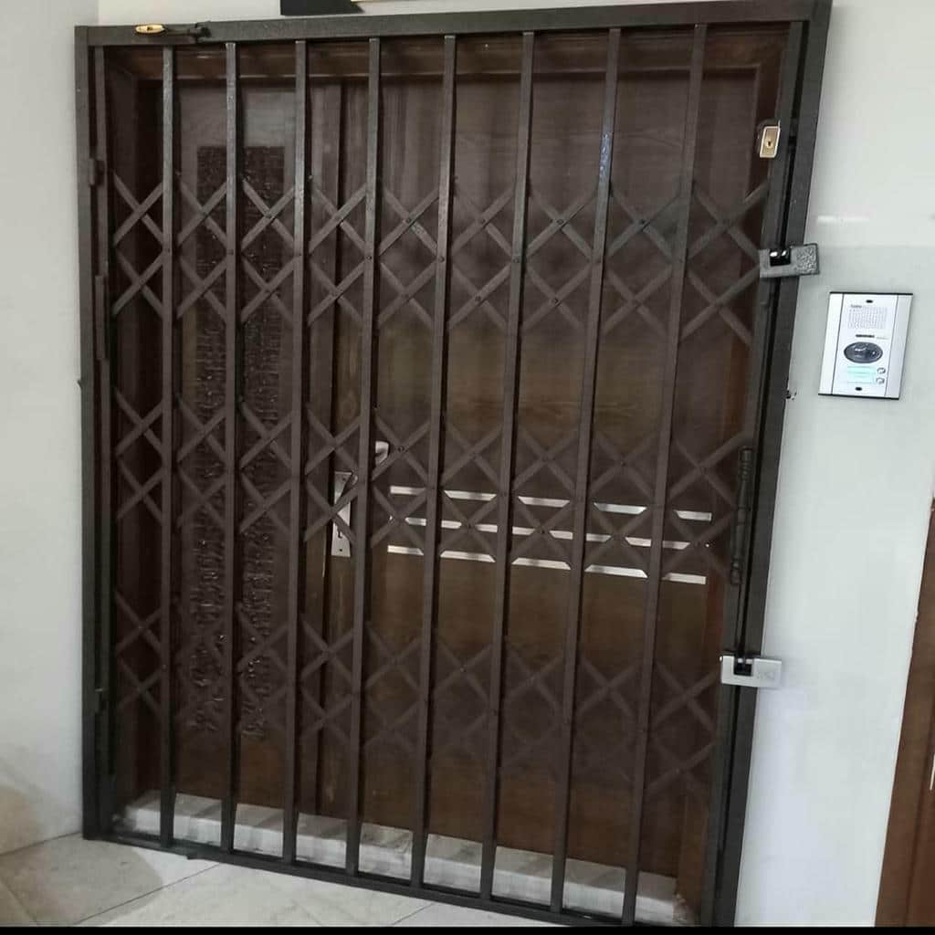 مزایای مقایسه قیمت ها در خرید درب آکاردئونی