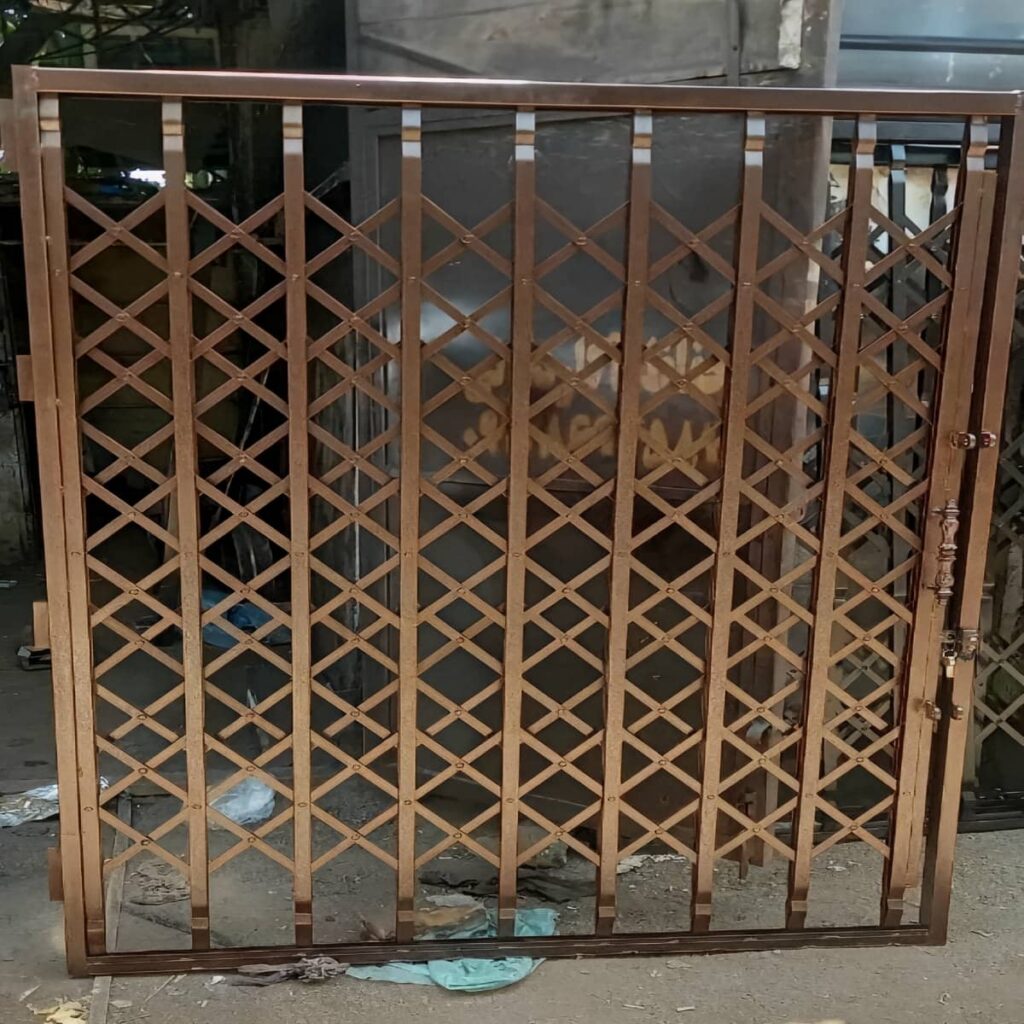 حفاظ درب آکاردئونی در شهریار