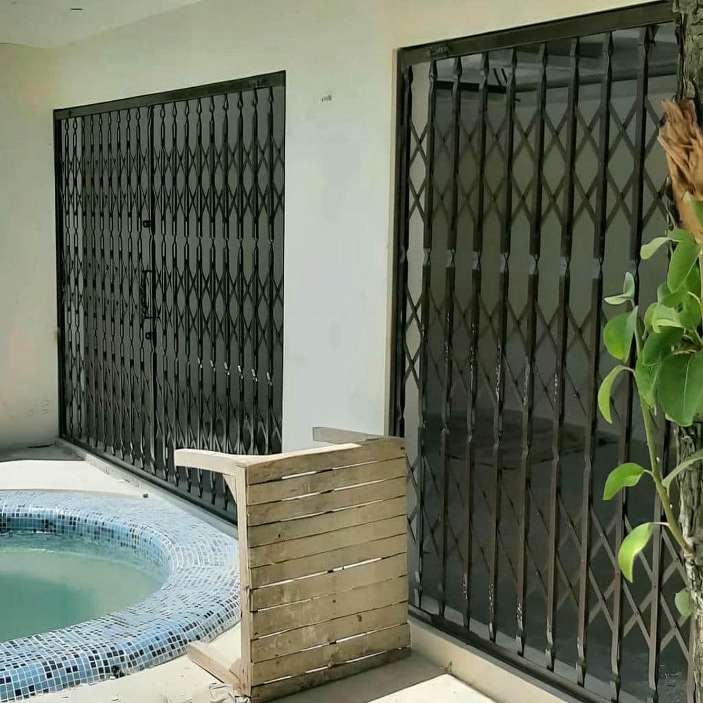 درب آکاردئونی برای شرکت‌ها و ادارات