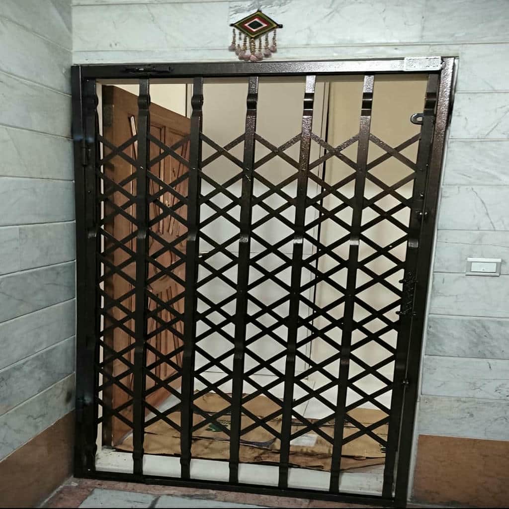 حفاظ کشویی خارجی در مرحله بررسی کیفیت ساخت