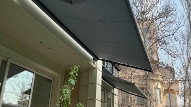 سایبان پارکینگ نصب شده در فضای گرم و خشک