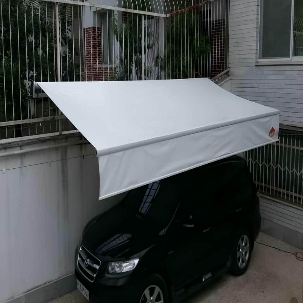 سایبان بازویی سفارشی در نمونه اجرای دهانه وسیع