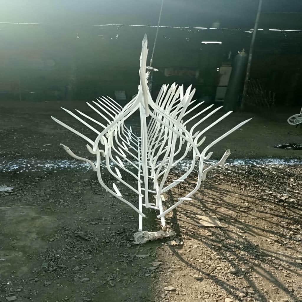 حفاظ دیوار حیاط با پوشش مناسب فضای باز