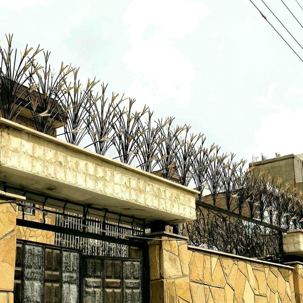 نصب حفاظ فلزی دیوار حیاط ویلا