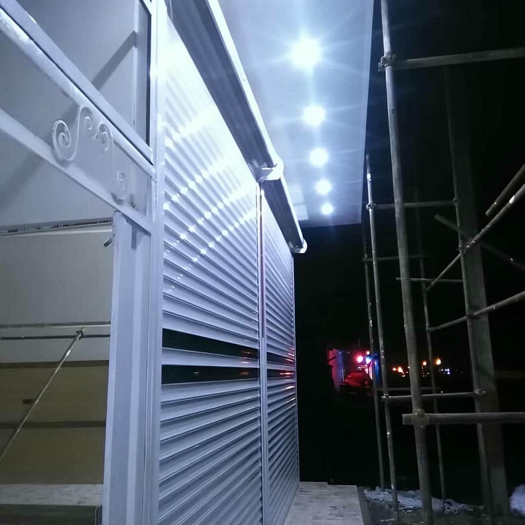 کرکره مغازه با موتور اتوماتیک