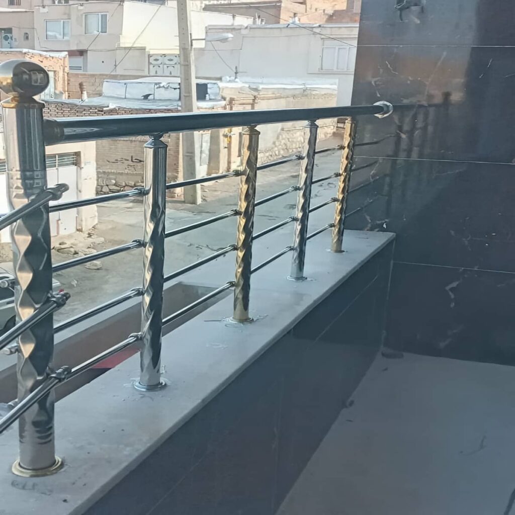 نرده بالکن ویلایی در نمای بیرونی ویلا نرده بالکن ویلایی در نمای بیرونی ویلا