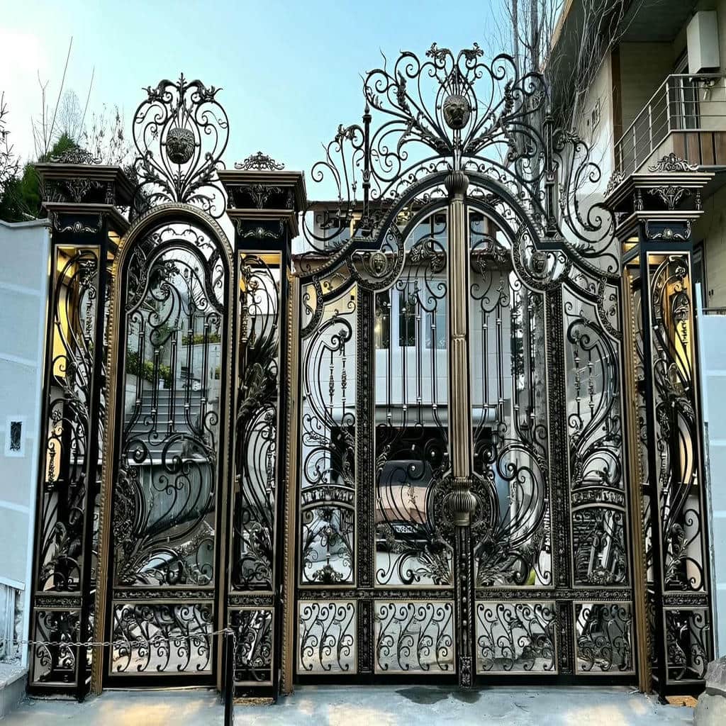 درب لاکچری حیاط با پوشش رنگ یکنواخت و لوکس
