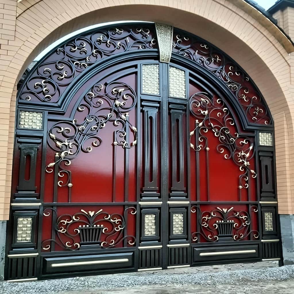 ویژگی‌ها و مزایای درب حیاط دو لنگه