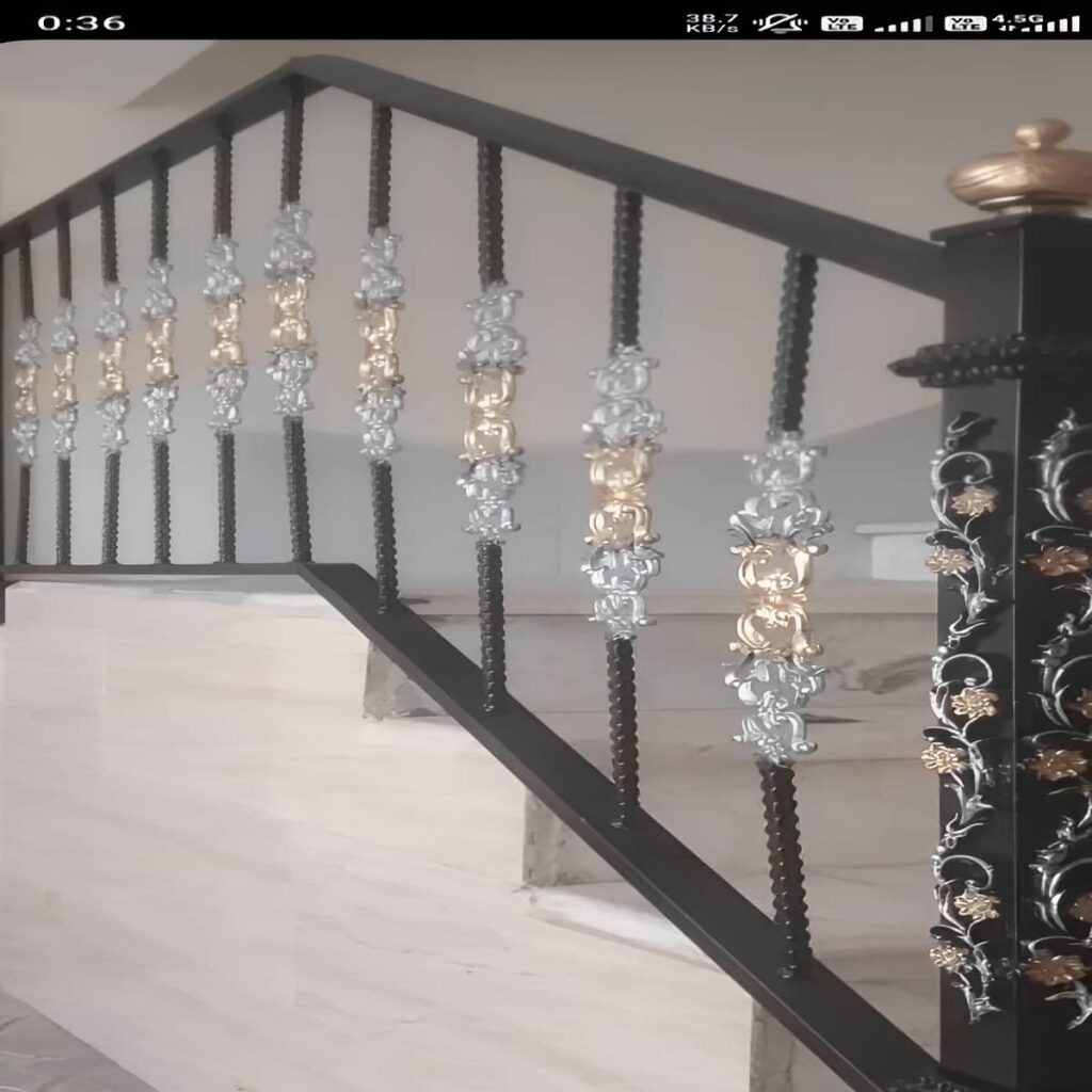 نرده فرفورژه راه پله با پوشش مناسب مناطق گرم و خشک