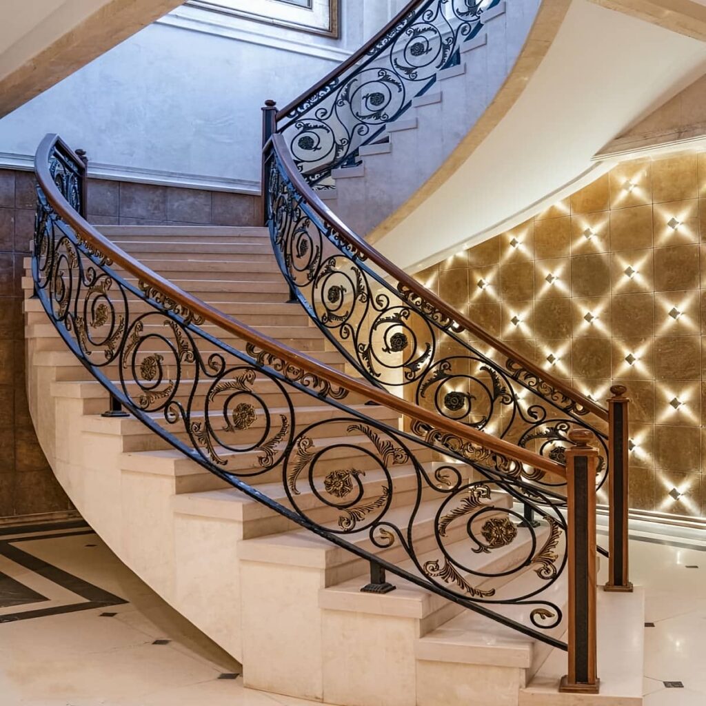 نرده فرفورژه راه پله در مرحله بررسی متریال