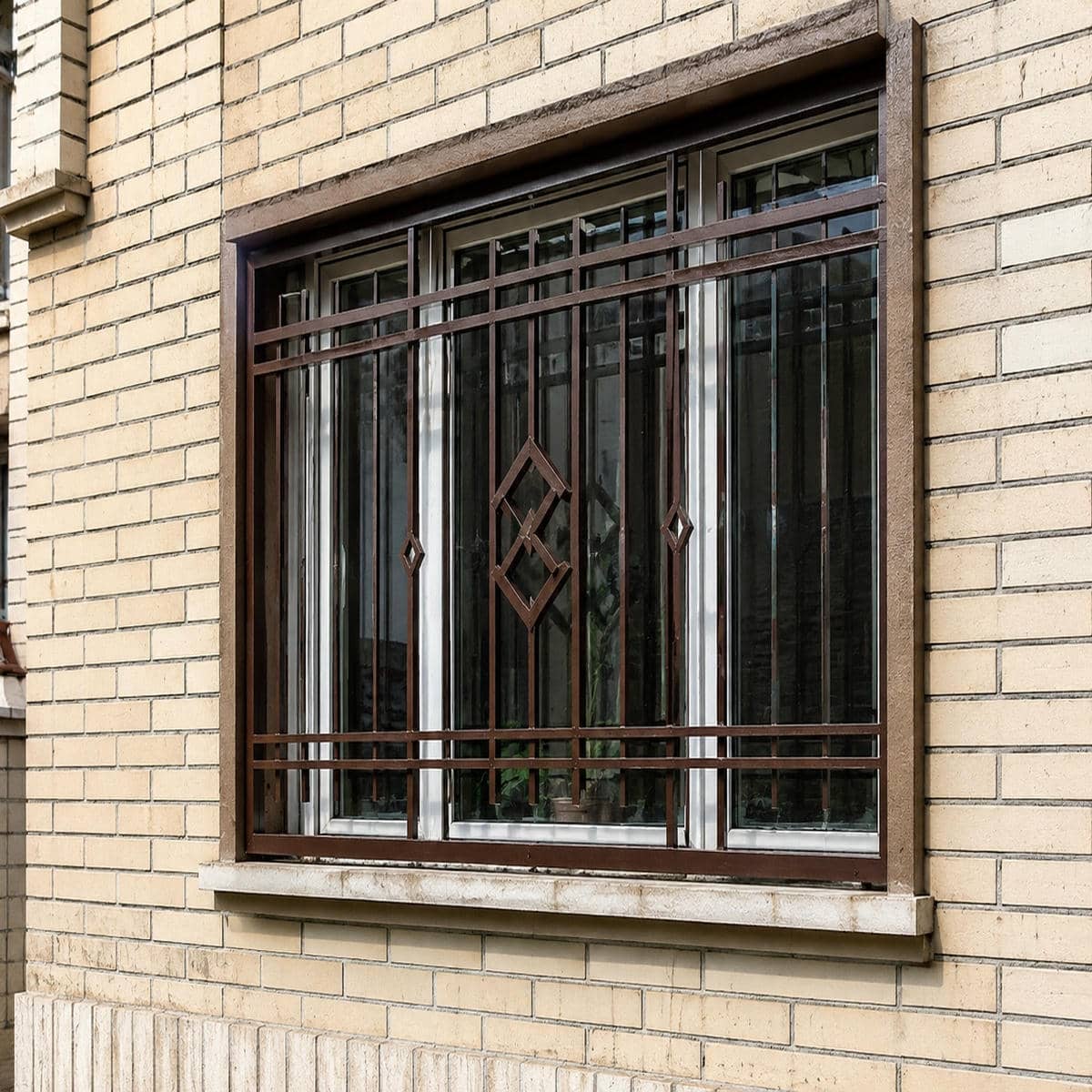 حفاظ پنجره نرده ای