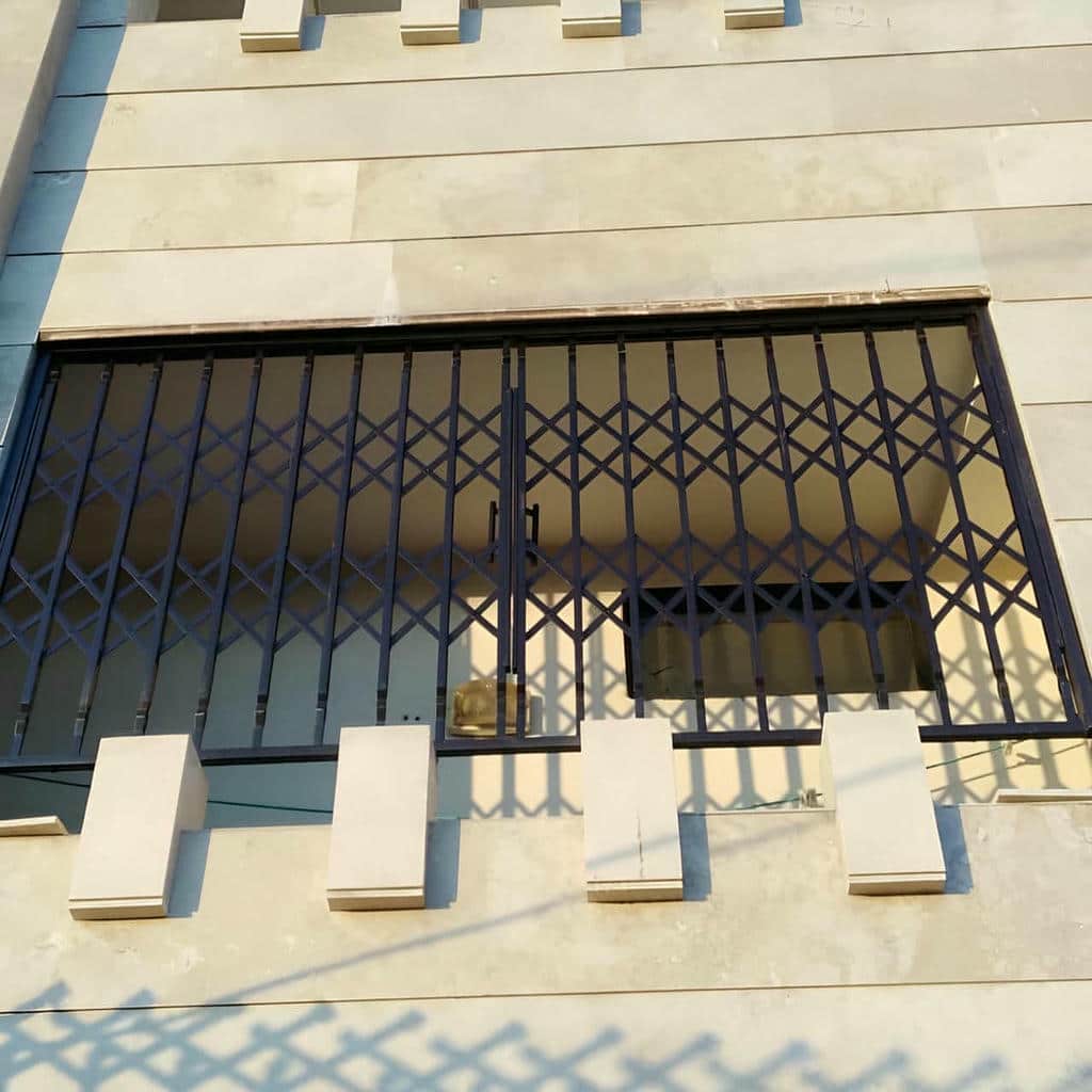 حفاظ پنجره در محله بلوار فردوس