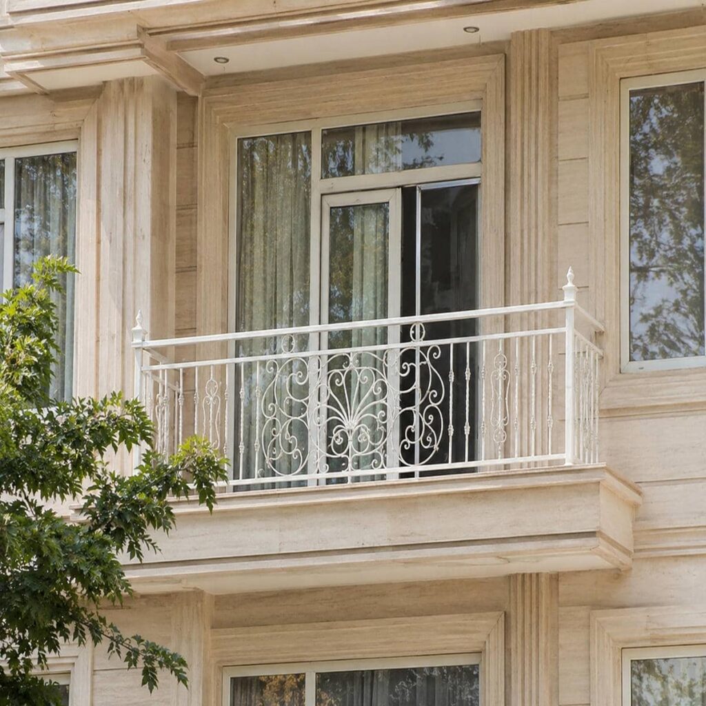 حفاظ بالکن سفید استان مازندران برای نمای ساختمان