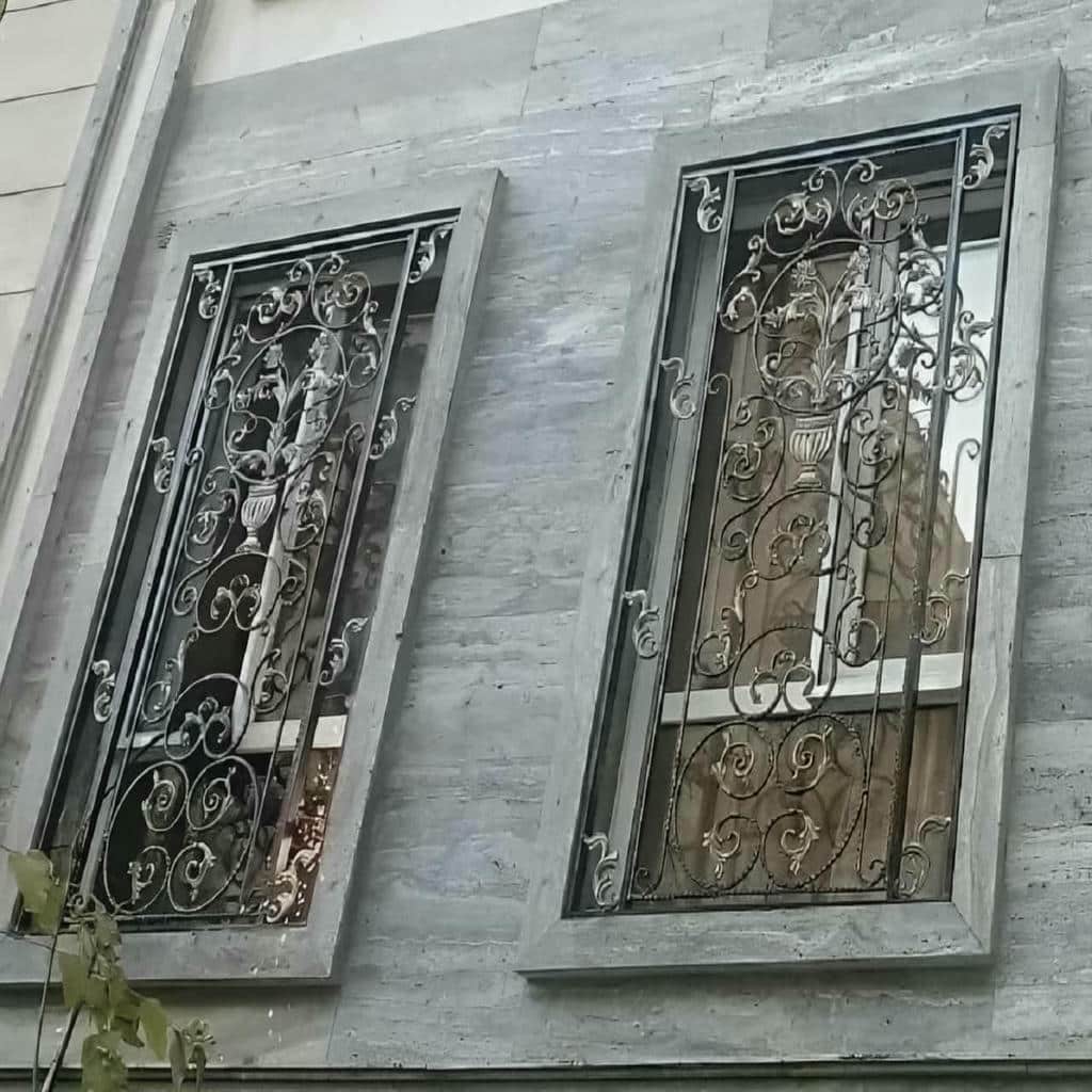 حفاظ پنجره اهواز مدل فرفورژه کلاسیک