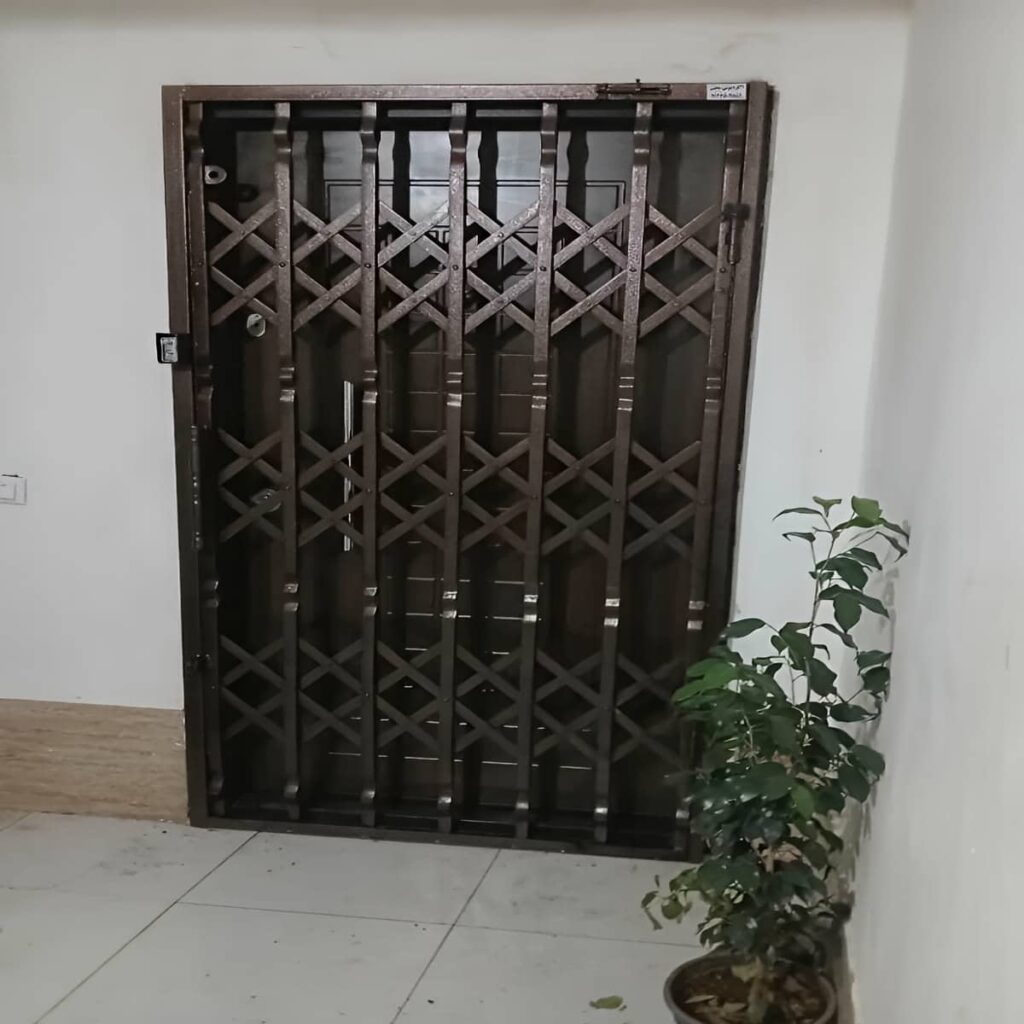 درب فلزی جمع شونده ورودی ساختمان