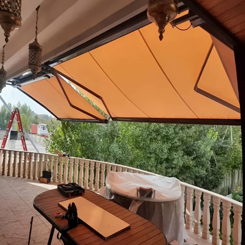 سایه بان ریموت دار برای محوطه تجاری
