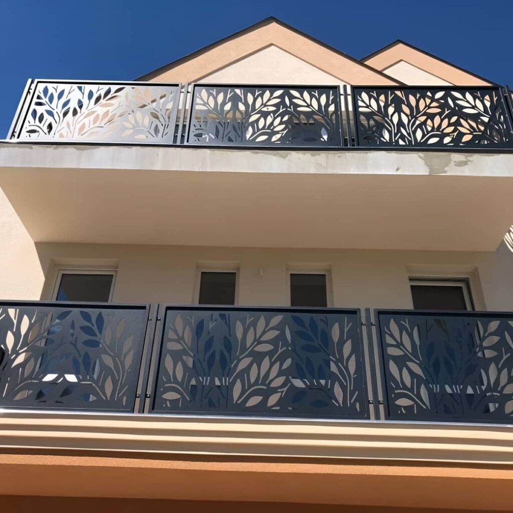 نرده بالکن سفارشی زنجان با فرم دکوراتیو