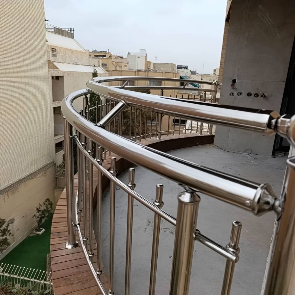 نرده بالکن فلزی خرم آباد با طراحی مدرن