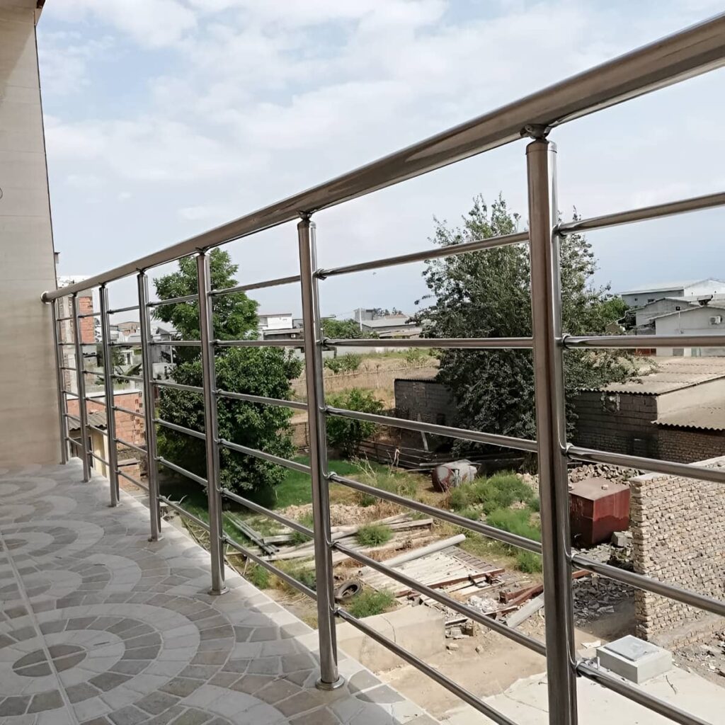 نرده بالکن فلزی قم با طراحی ساده