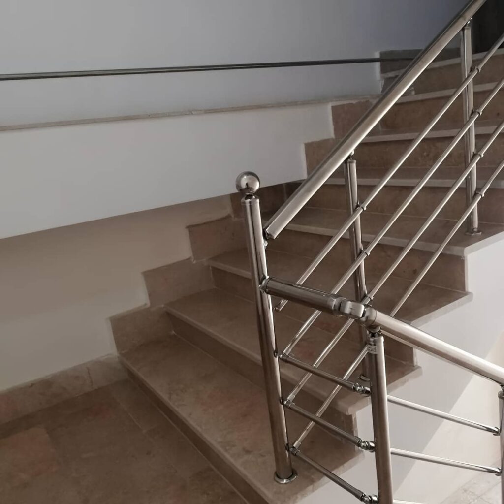 نرده پله استیل براق