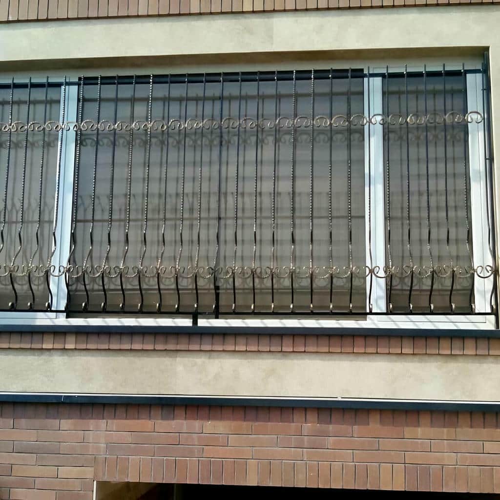 نرده پنجره فلزی پروژه ساختمانی قم