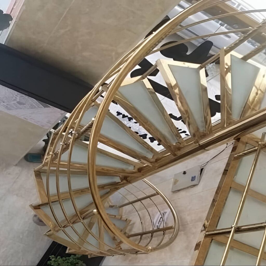 هندریل پله استیل در ساختمان مسکونی