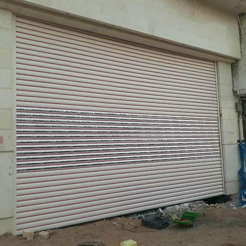 کرکره برقی بوشهر در پارکینگ ساختمان