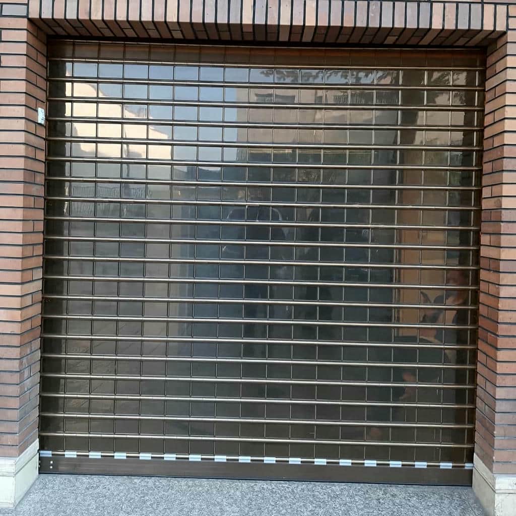 کرکره ریموت دار فروشگاه با طراحی شیک کرکره ریموت دار فروشگاه با طراحی شیک