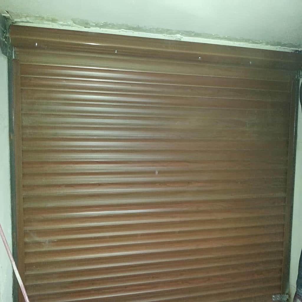 کرکره ریموت دار مدرن ورودی ساختمان