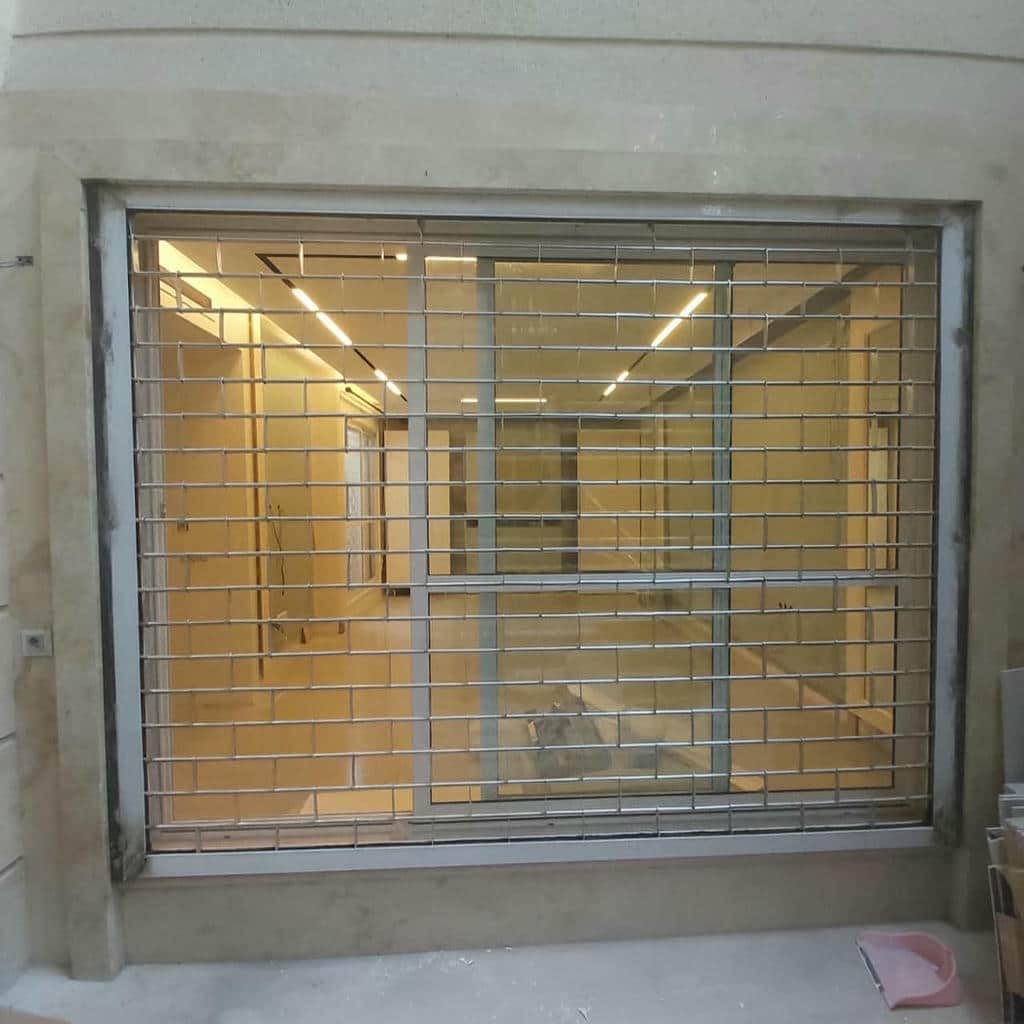 کرکره ریموت دار پارکینگ ساختمان زاهدان کرکره ریموت دار پارکینگ ساختمان زاهدان
