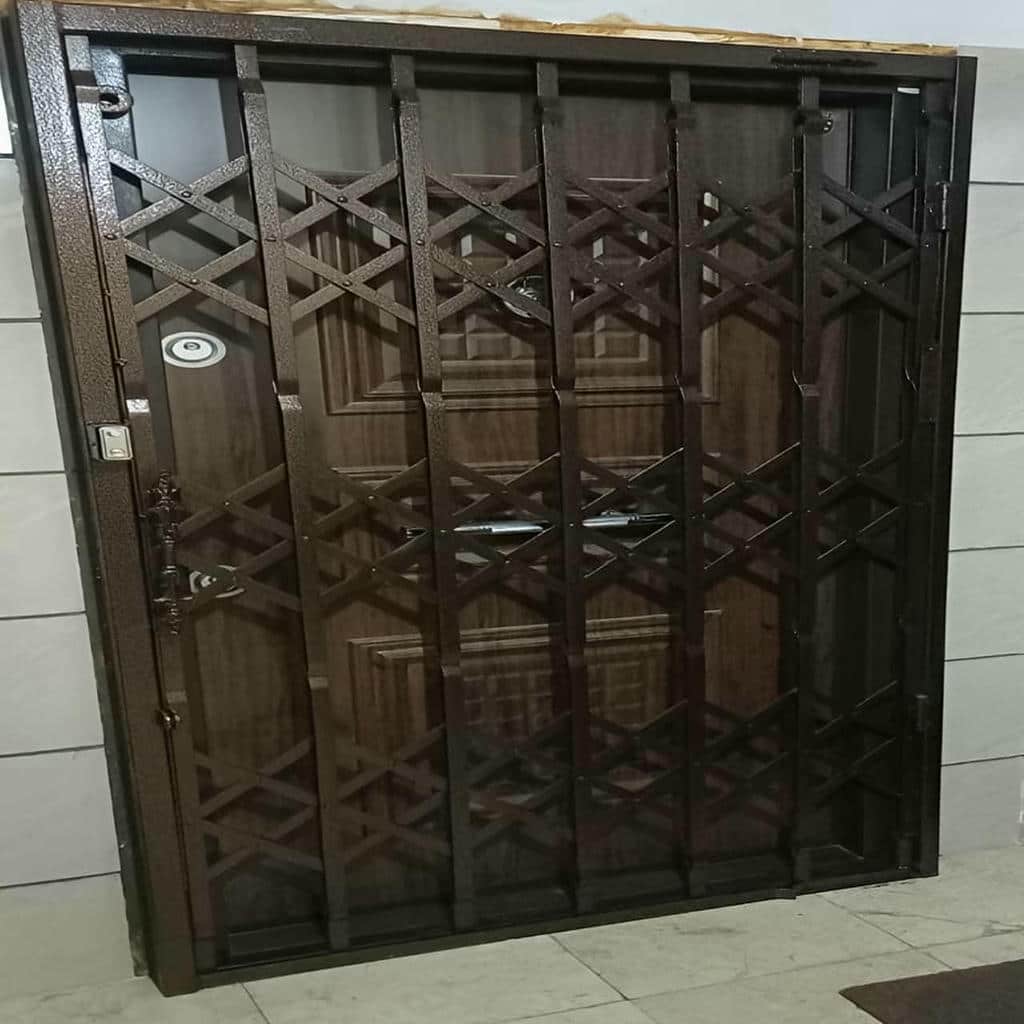 گارد آکاردئونی یاسوج با پوشش رنگ کوره ای