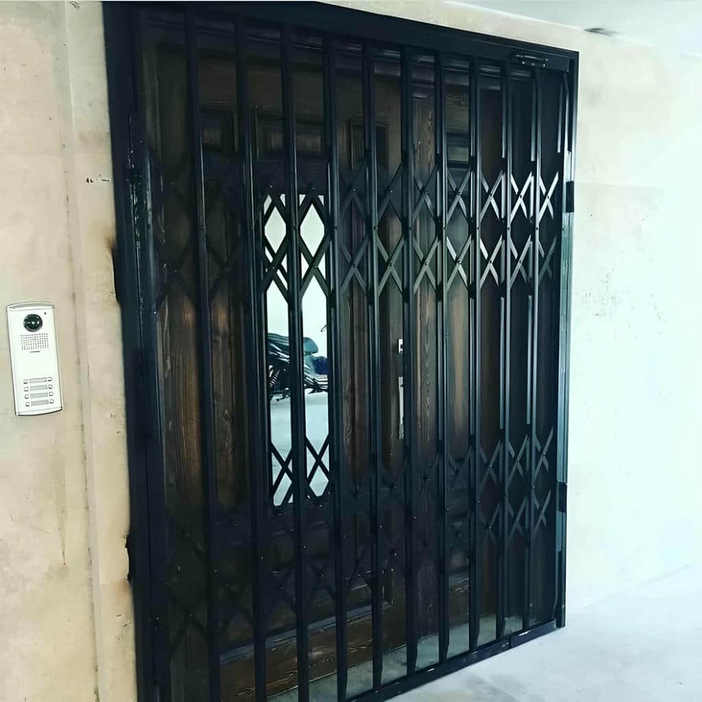 گارد ورودی فلزی بیرجند با طراحی ساده