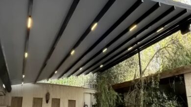 سایبان برقی قم مدل بازویی برای فضای مسکونی