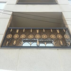 نرده بالکن اراک با طراحی فلزی مدرن